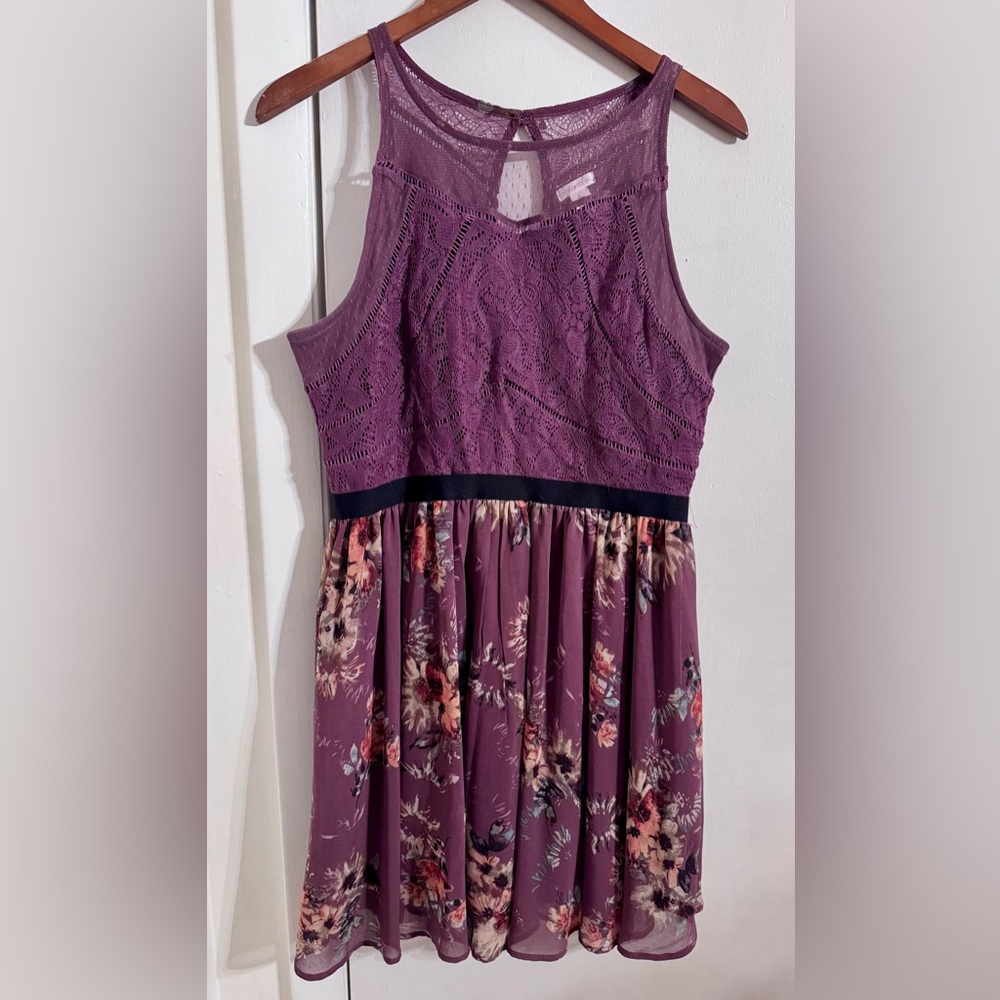 WOMENS XHILARATION SLEEVELESS DRESS W/ LACE OVERLAY